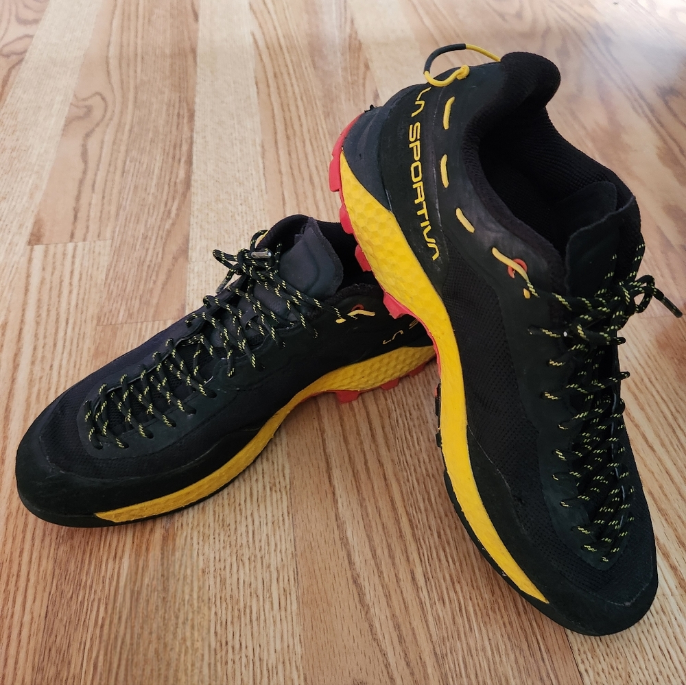 La Sportiva Mens TX Guide Hiking Shoes Black and Yellow Size 9